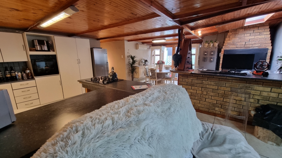 8 Bedroom Property for Sale in Die Bos Western Cape